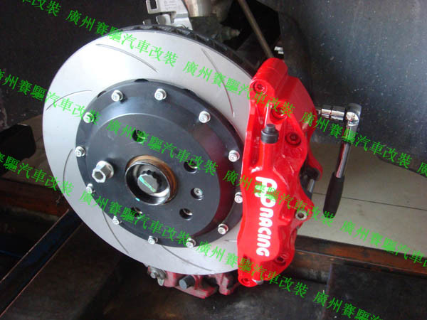 高爾夫GTI改裝紅色AP5200大四活塞作業