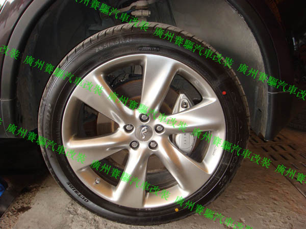 英菲尼迪FX50改BREMBO六活塞剎車