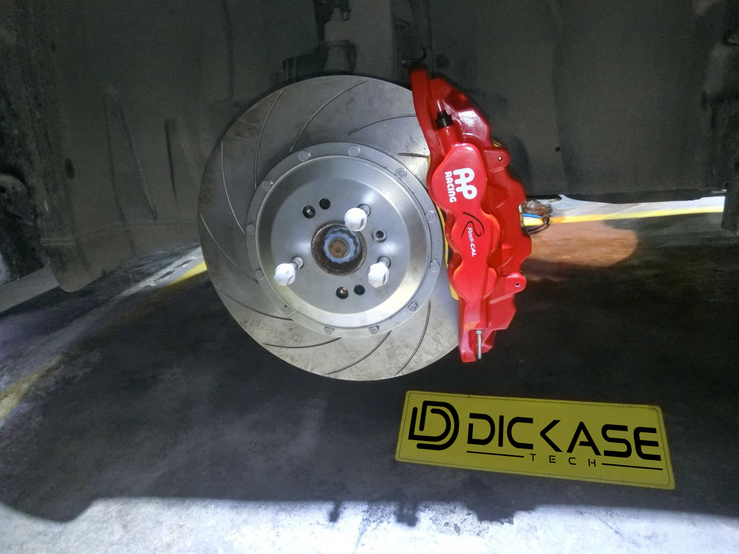 AP8520六活塞卡鉗搭配380剎車盤(pán)