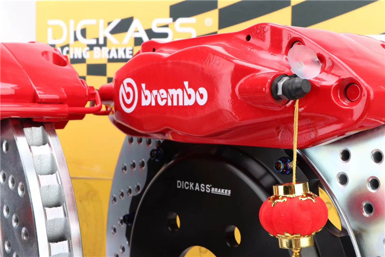 brembo 特斯拉大四活塞剎車(chē)