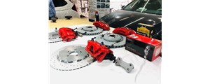 圖文案例|奔馳新款CLS300升級AMG C63大6活塞卡鉗，后輪加大盤